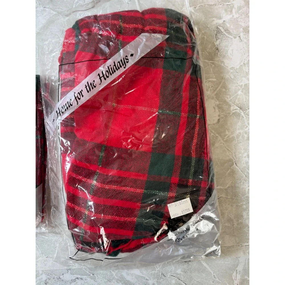 Town & Country Linen Christmas Plaid Tablecloth 60x84 Oval 8 Napkins Gold Lurex